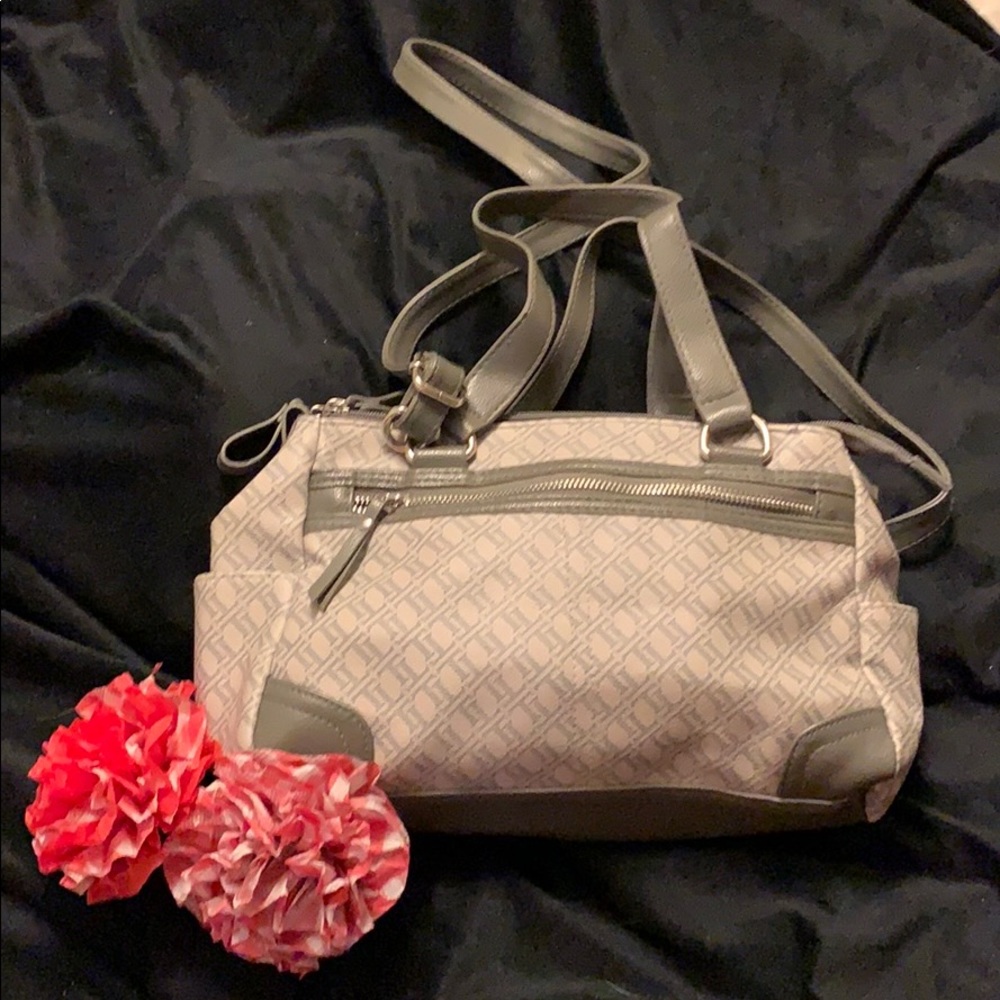NWOT ~GREY AND LIGHT GREY PURSE WITH LOTS OF ROOM